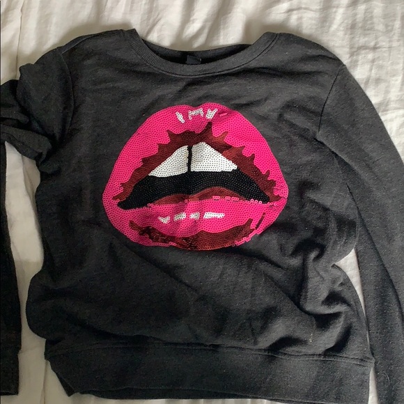 Forever 21 Lip Sweater - Picture 1 of 1